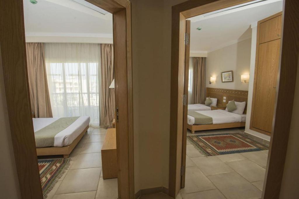 Wakacje hotelowe Eagles Down Town Zahabia Resort (ex. Zahabia Village) Hurghada Egipt