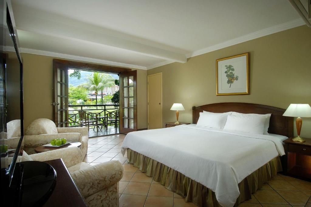 Oferty hotelowe last minute Berjaya Beau Vallon Bay Resort & Casino