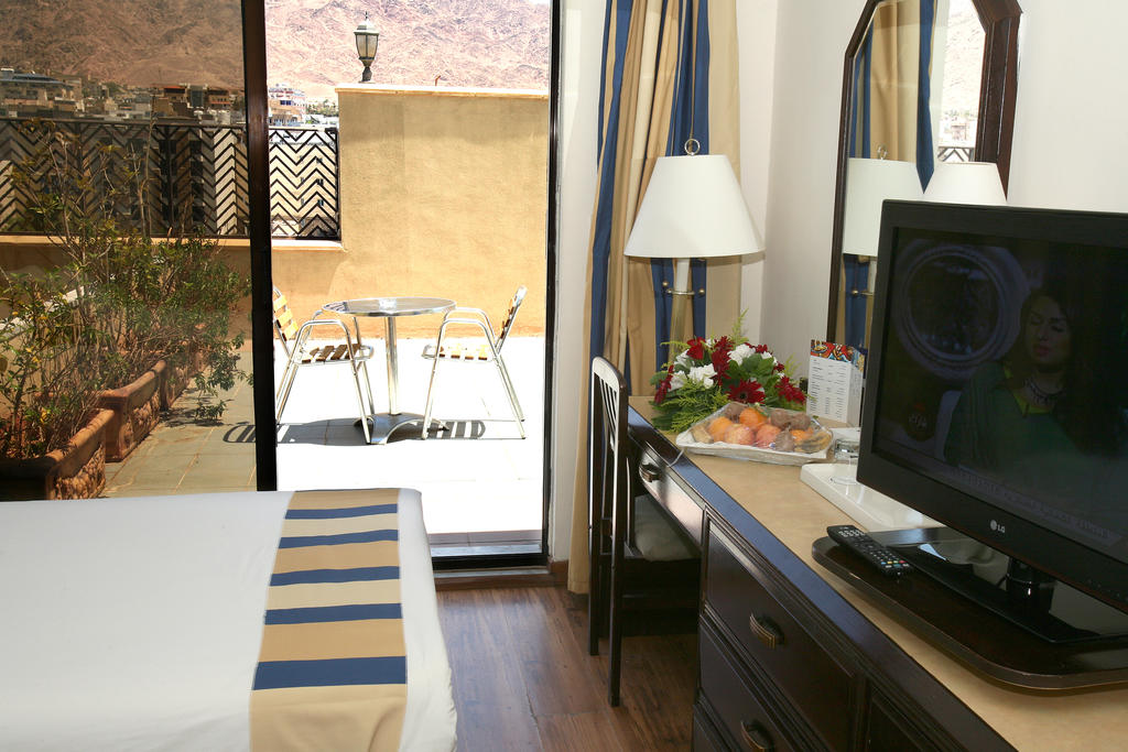 Отдых в отеле Golden Tulip Aqaba Hotel Акаба