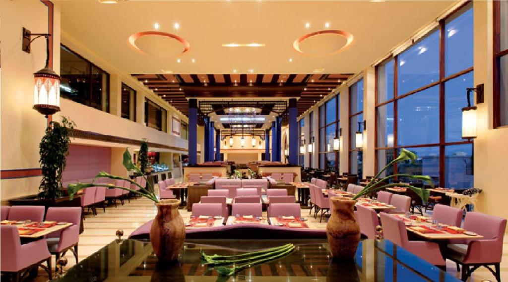Отдых в отеле Grand Rotana Resort & Spa Шарм-эль-Шейх Египет