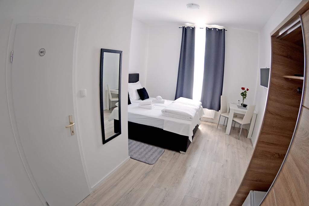 Virtus Apartments And Rooms, Загреб цены