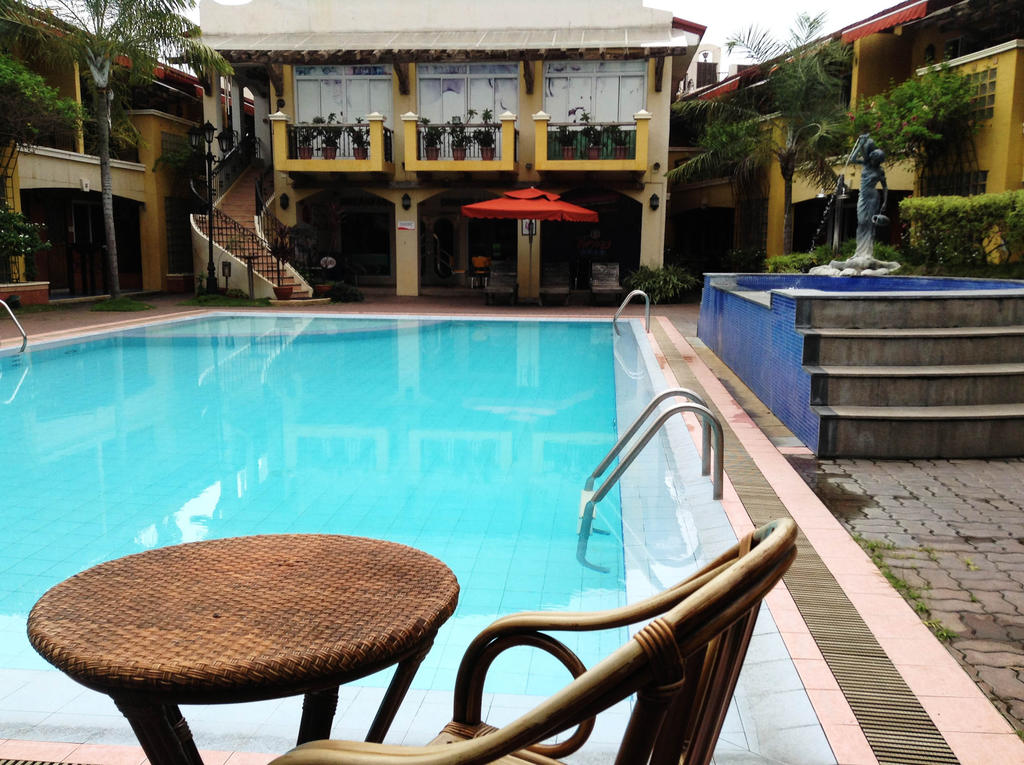 Отель, Минданао (остров), Филиппины, Crown Regency Residences Davao