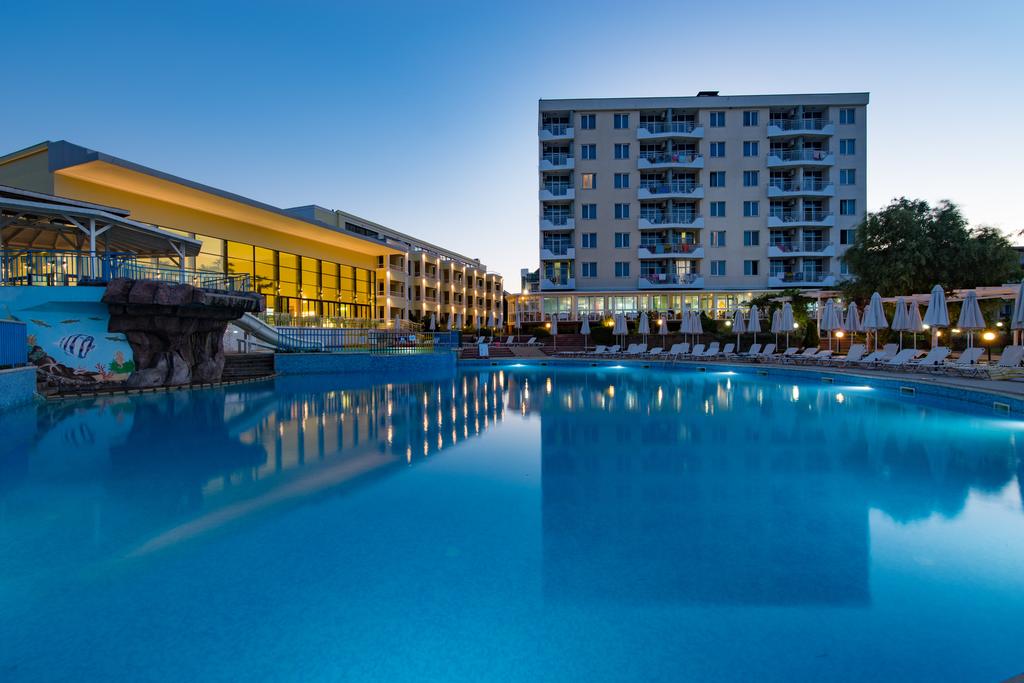 Горящие туры в отель Perla Beach Resort
