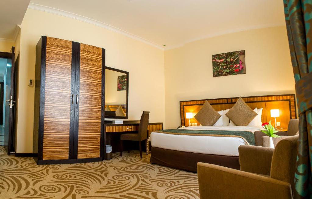Al Majaz Premiere Hotel Apartments price