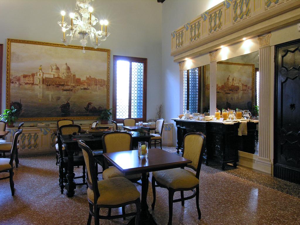 Горящие туры в отель Ca Centopietre Венецианская Ривьера Италия