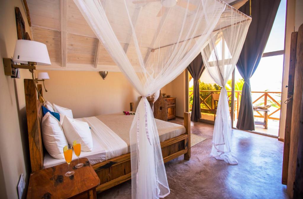 Отдых в отеле Clove Island Villas & Spa Макундучи Танзания