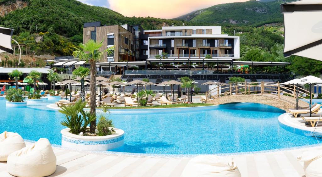 Select Hill Resort, Тирана, фотографії турів
