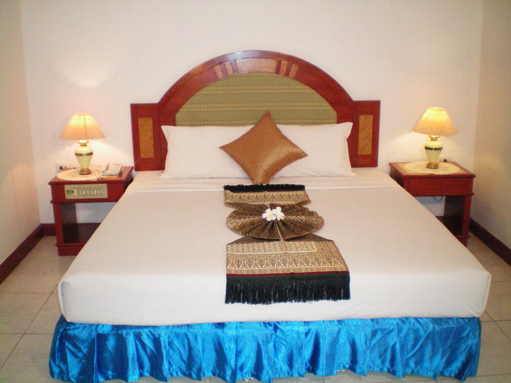 Ціни в готелі Patong Palace Hotel
