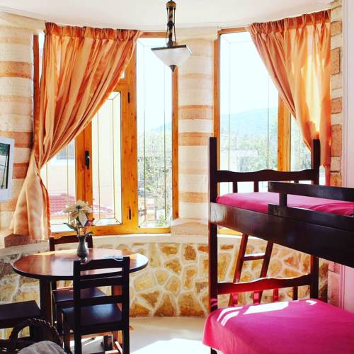 Горящие туры в отель Castle Ксамил (остров) Албания