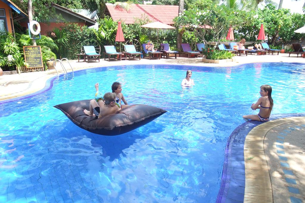 Recenzje turystów Lawana Resort