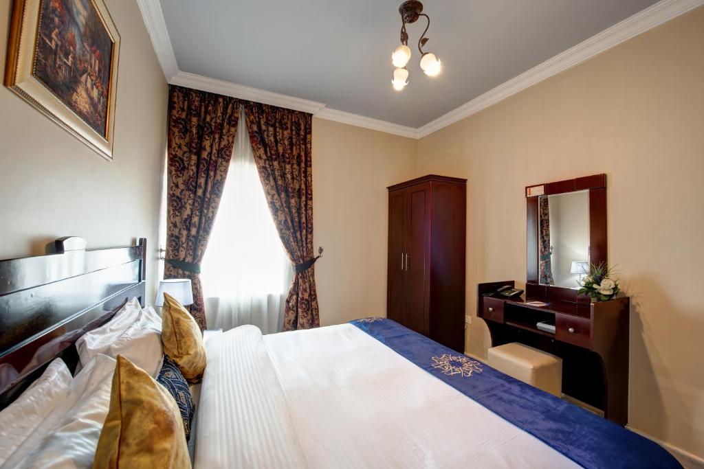 Al Bustan Tower Hotel Suites, Шарджа, фотографии туров