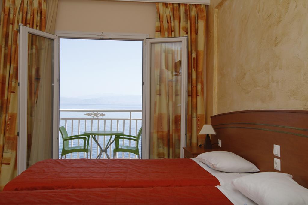 Ціни в готелі Corfu Maris Hotel