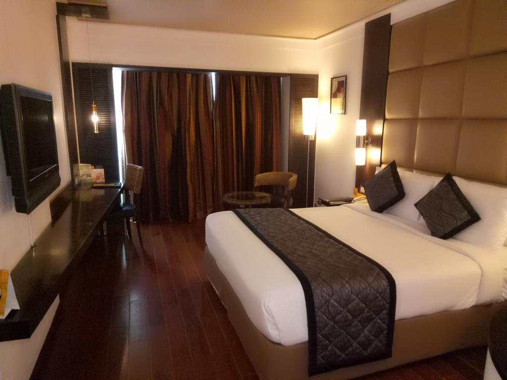 Цены в отеле Iris Hotel Bangalroe