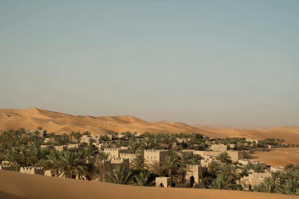Тури в готель Qasr Al Sarab Desert Resort by Anantara