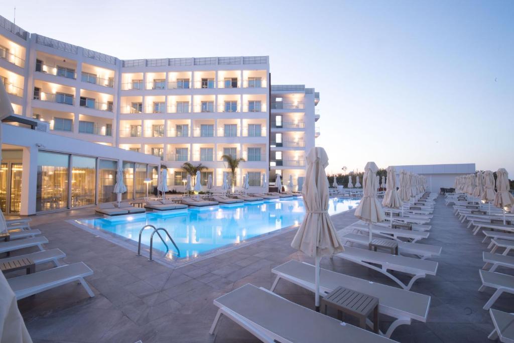 Кипр Evalena Beach Hotel