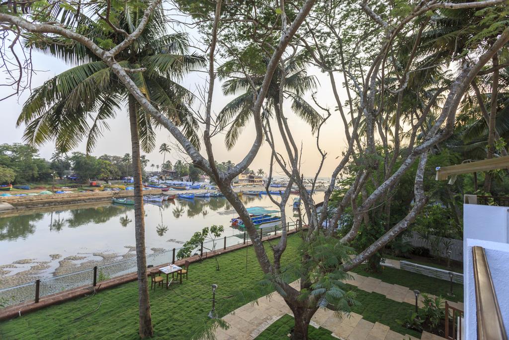 Acron Waterfront Resort Индия цены