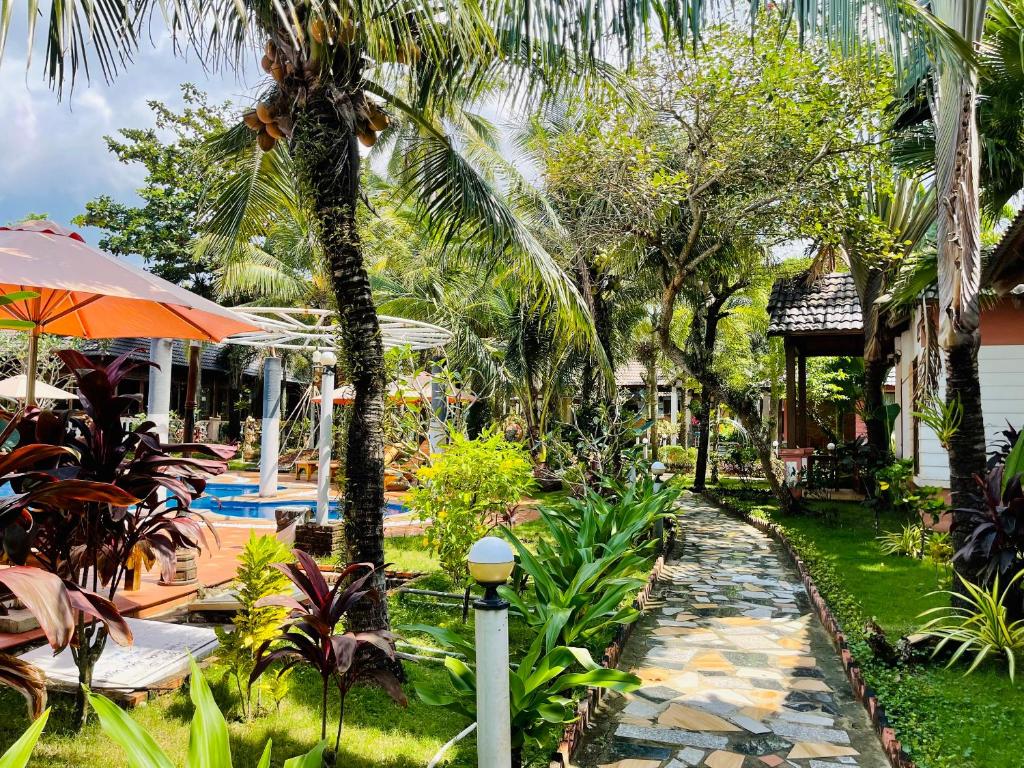 Готель, Orange Resort