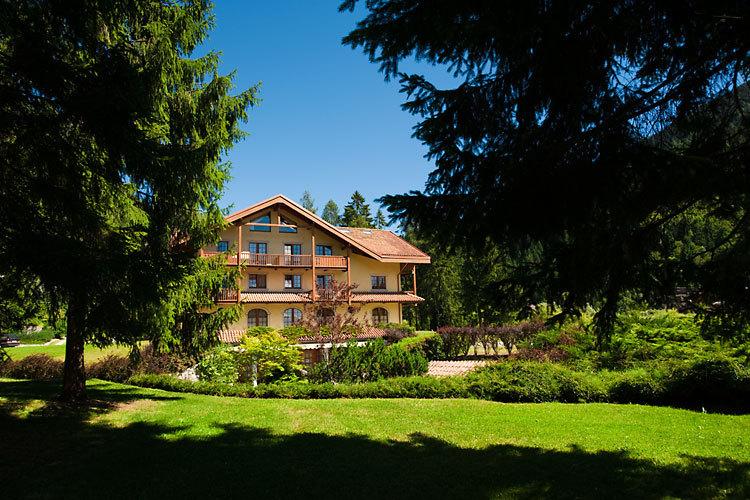 Туры в отель Holidays Dolomiti Apartment Resort (Pinzolo/Carisolo) Доломити-ди-Брента Италия