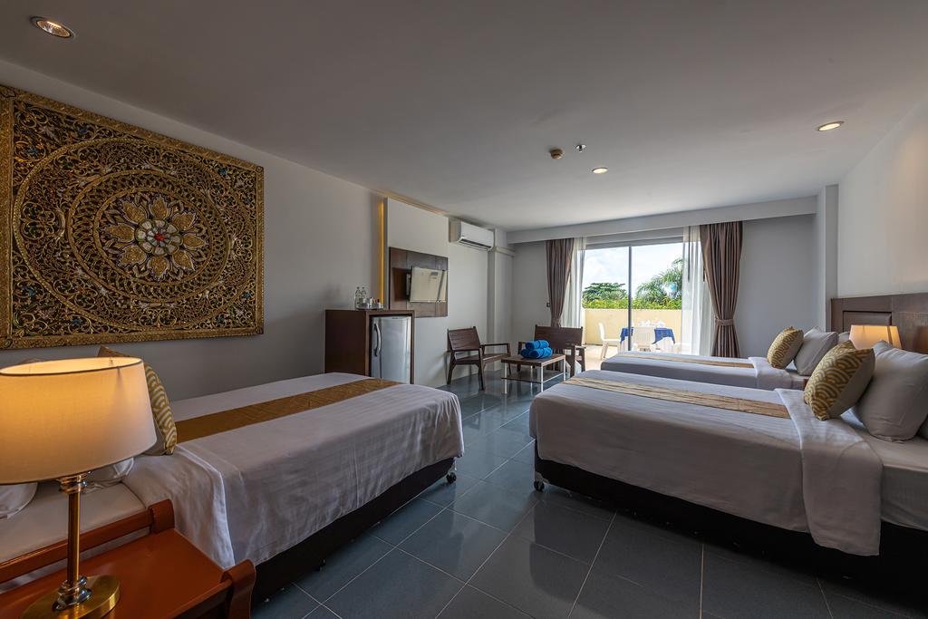 южный Пхукет Blue Beach Grand Resort & Spa (ex. Chalong Beach Hotel & Spa) цены