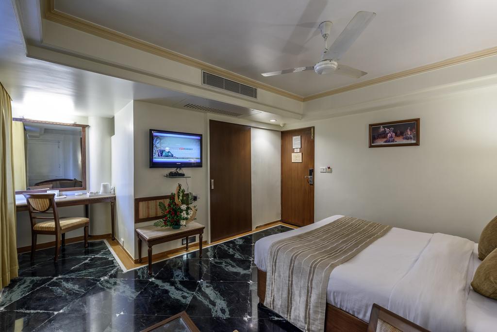 Ахмадабад Comfort Inn President цены
