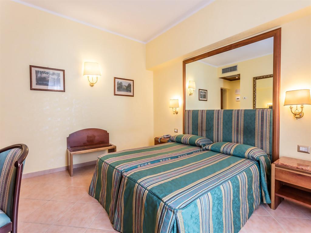 Hotel Noto (Rome) Італія ціни