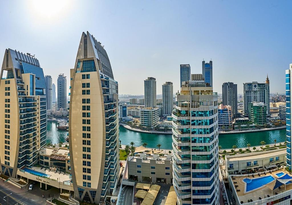 Ramada Hotel and Suites by Wyndham Dubai Jbr (ex. Hawthorn Suites), Дубай (пляжні готелі), фотографії турів