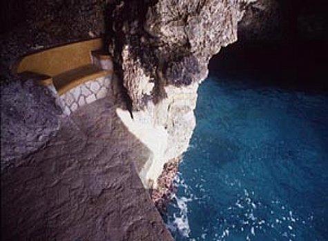 The Caves, Negrila, zdjęcia z wakacje
