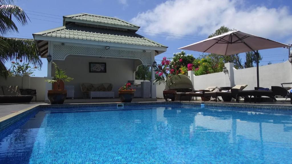 Le Bonheur Luxury Villa, Сейшелы, Маэ (остров), туры, фото и отзывы