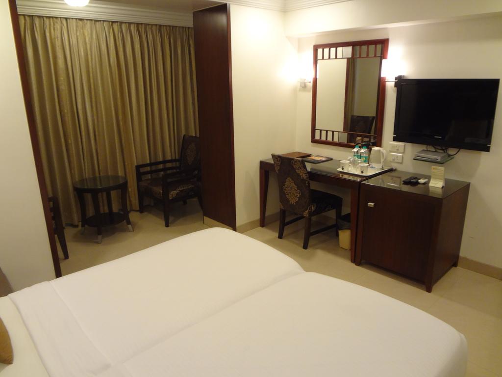 Отдых в отеле Suba Palace Мумбаи