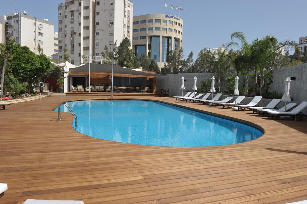 Curium Palace Hotel, Limassol ceny