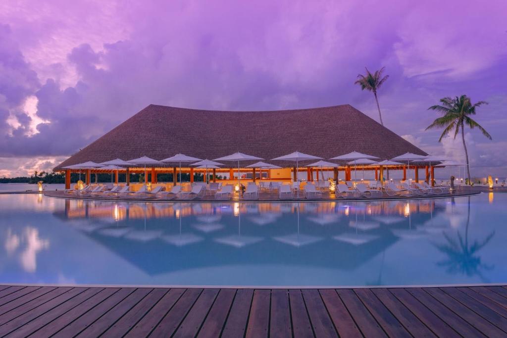 Цены в отеле Cinnamon Velifushi Maldives