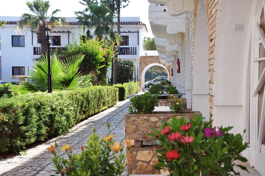 Lysithea Hotel Apartments, Cypr, Larnaka, wakacje, zdjęcia i recenzje