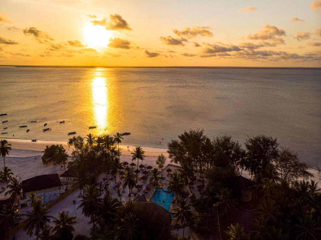 Горящие туры в отель Kae Beach Zanzibar Resort Мичамви Танзания