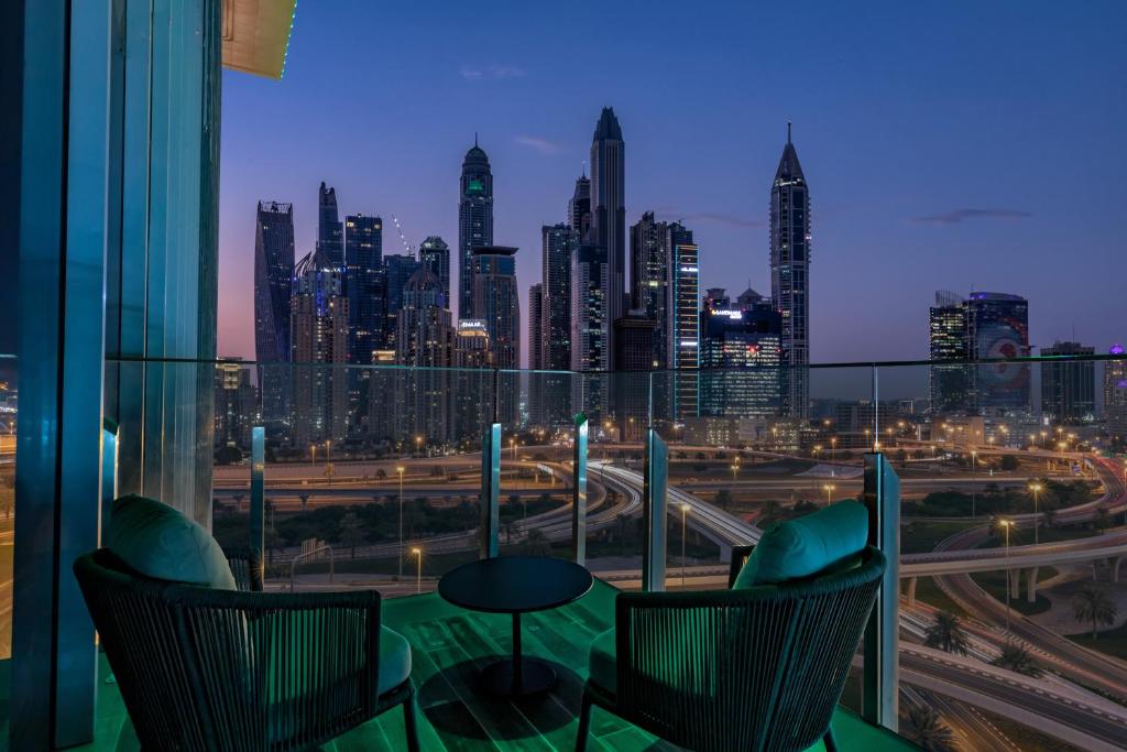 Готель, ОАЕ, Дубай (пляжні готелі), Taj Jumeirah Lakes Towers