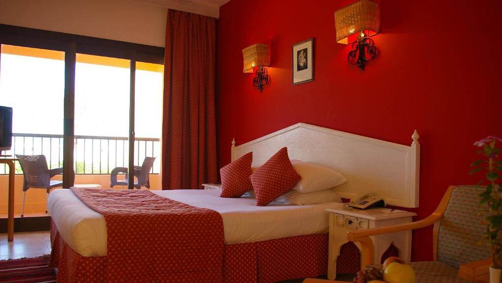 Цены в отеле Flamenco Resort