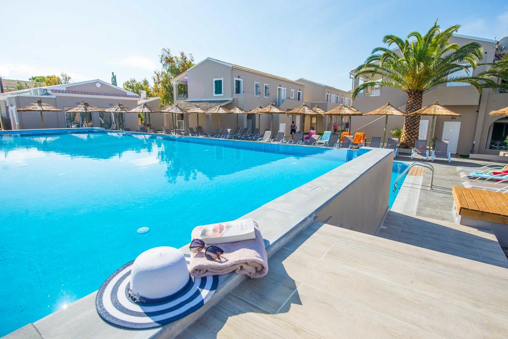Amour Holiday Resort, Греція