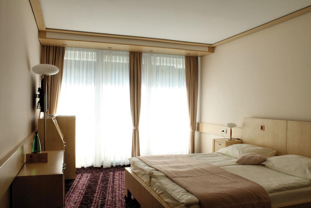 Hot tours in Hotel Grand Hotel Donat Rogaşka Slatina