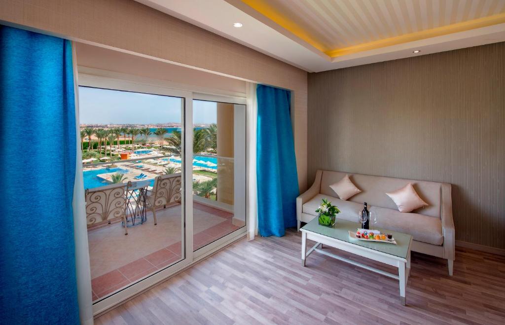 Premier Le Rive Hotel & Spa Resort, Сахль-Хашиш цены