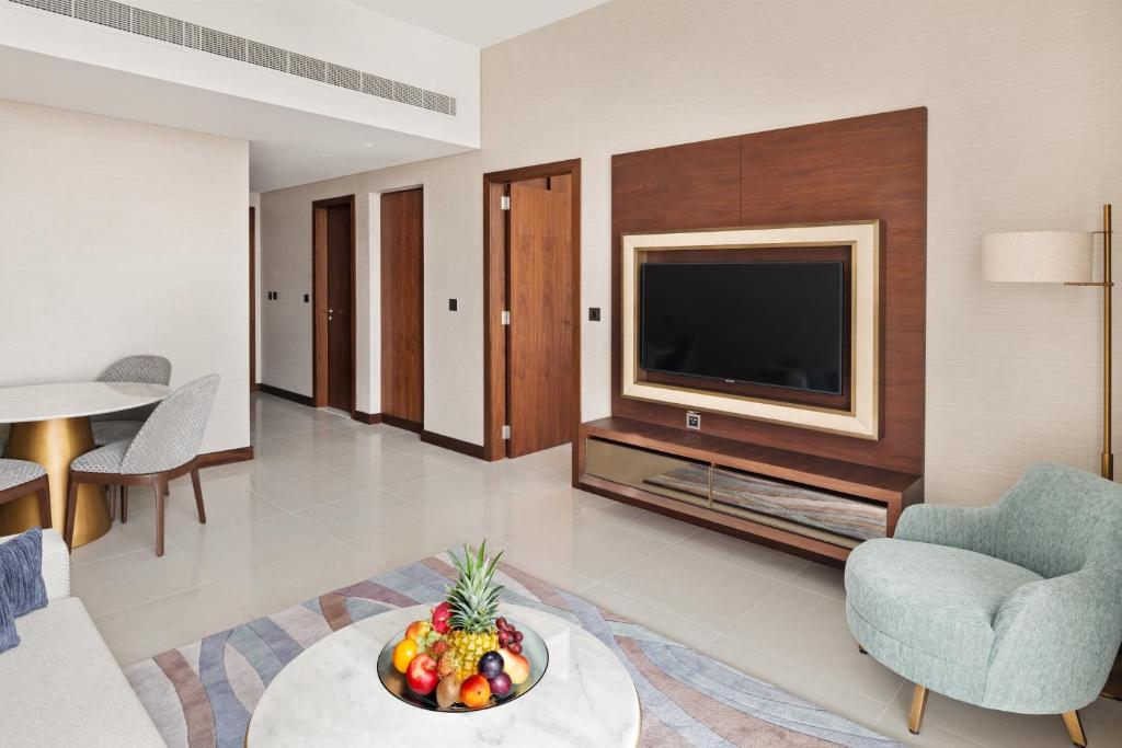 Готель, Holiday Inn Dubai al-Maktoum Airport
