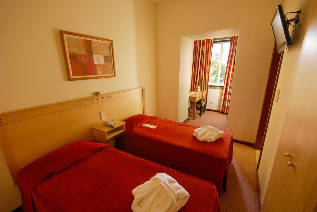 Відпочинок в готелі Residencial Lar Do Areeiro