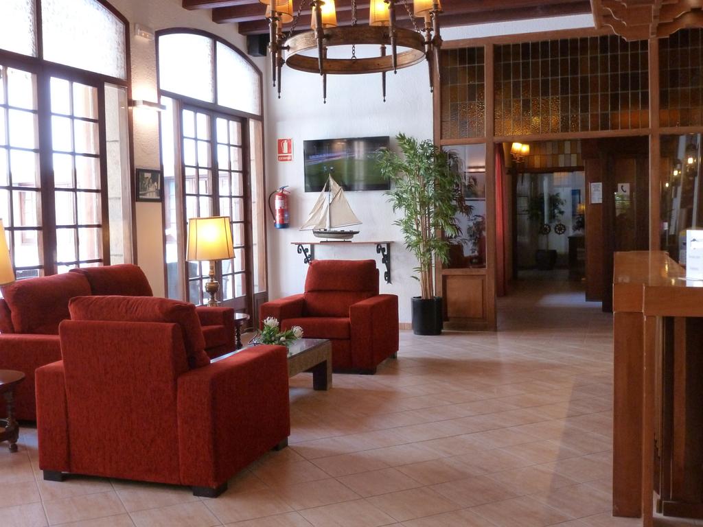 Відпочинок в готелі Hotel La Carolina