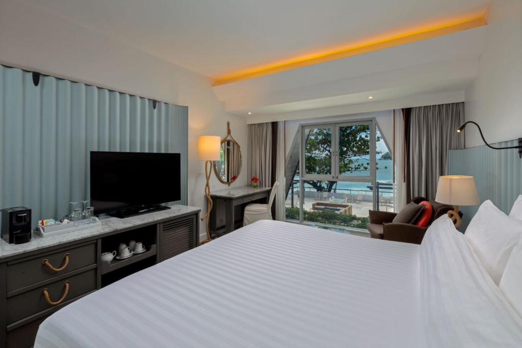 Відпочинок в готелі The Boathouse Phuket пляж Ката Таїланд