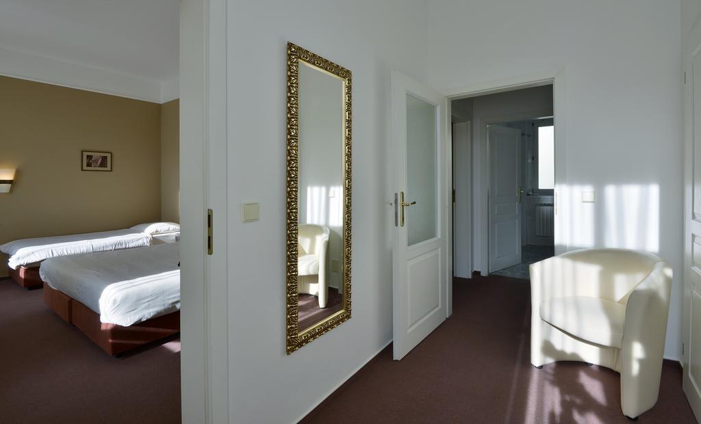 Apartments Marienbad  (Depandance Romantic Suites), Марианские Лазнe, Чехия, фотографии туров
