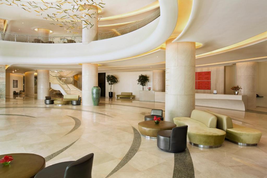 Millennium Al Rawdah Hotel (ex. Hilton Capital Grand) фото туристов