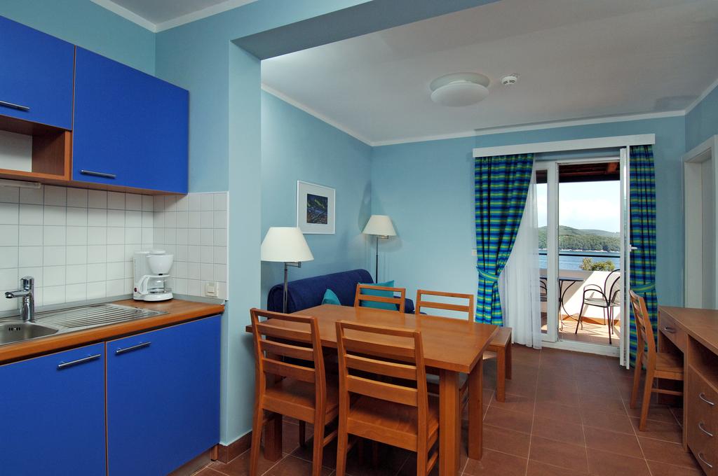 Гарячі тури в готель Hotel Naturist Apartments Koversada Врсар Хорватія