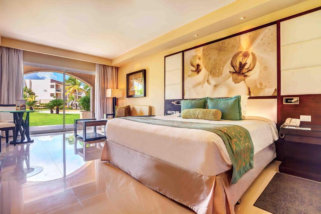 Hideaway at Royalton Punta Cana, An Autograph Collection All-Inclusive Resort & Casino, Adults Only, 5