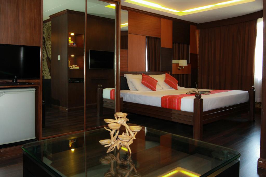Горящие туры в отель Best Western Hotel La Corona Манила