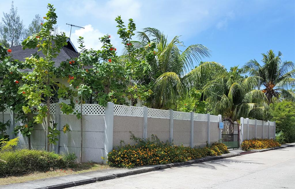 Les 4 Etoiles Holiday Villas, Сейшелы, Праслин (остров), туры, фото и отзывы
