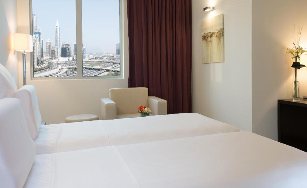 Отель, 5, Pullman Dubai Jumeirah Lakes Towers