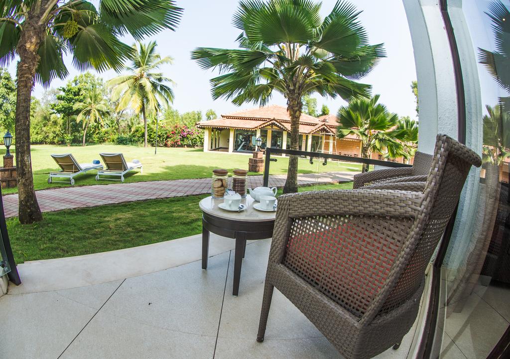 Colvale Holiday Inn Goa prices